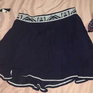Navy forever 21 skirt WITH pockets!!